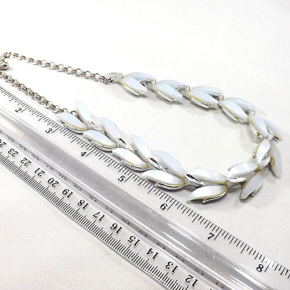 Vintage Frosted Lucite Light Blue Choker Necklace, 1950s, 16" - Picture 5 of 10